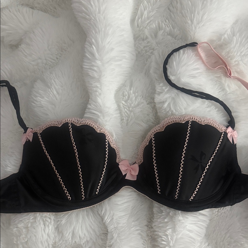 Vintage 2000s Victoria’s Secret Bra